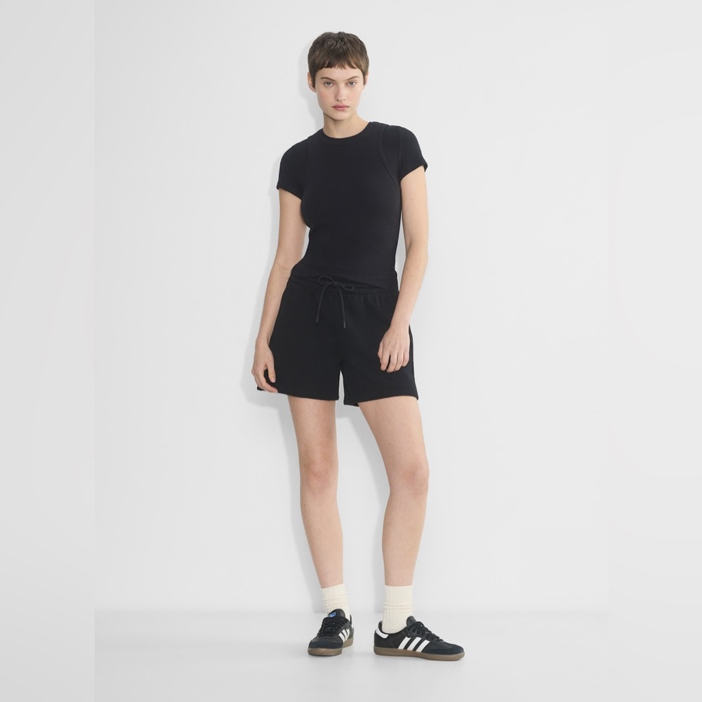 Aritzia TNA Cozy Fleece 5 inch mid thigh sweat short